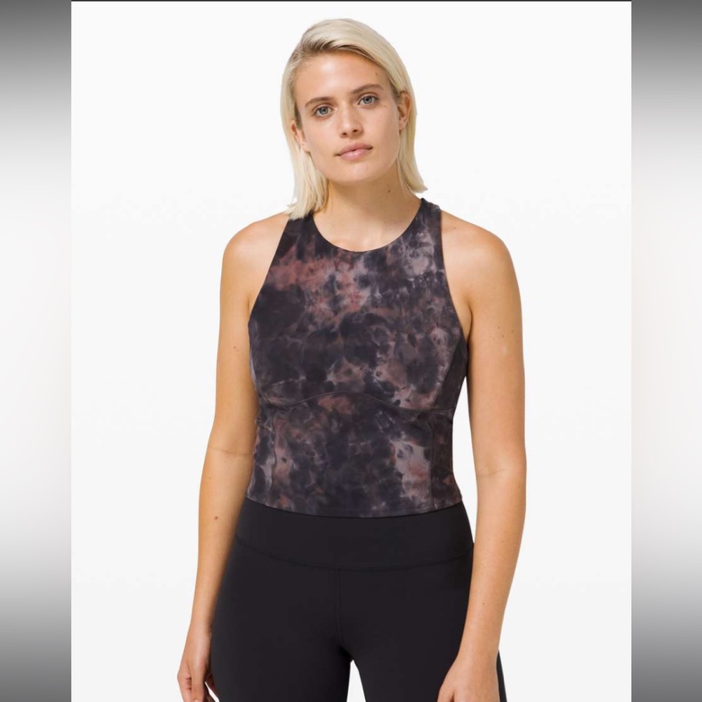 Lululemon Key to Balance Tank - Size 4
Diamond Dye Graphite Grey Pink Pastel